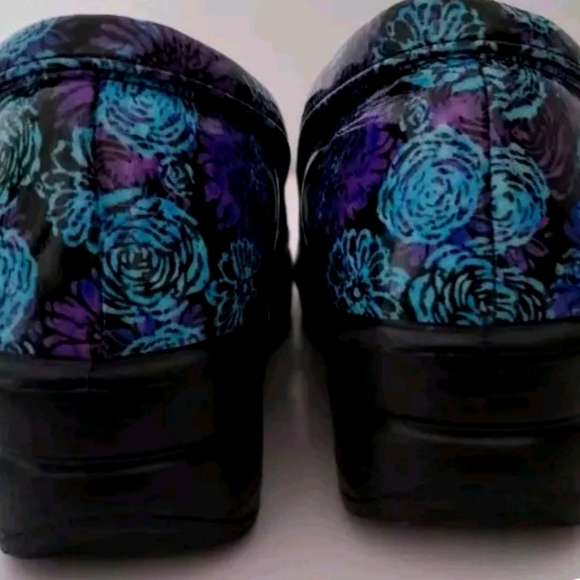 Easy Works By Easy Street Wedge Clogs Womens 7.5 Purple/Teal Floral EUC - Picture 6 of 7